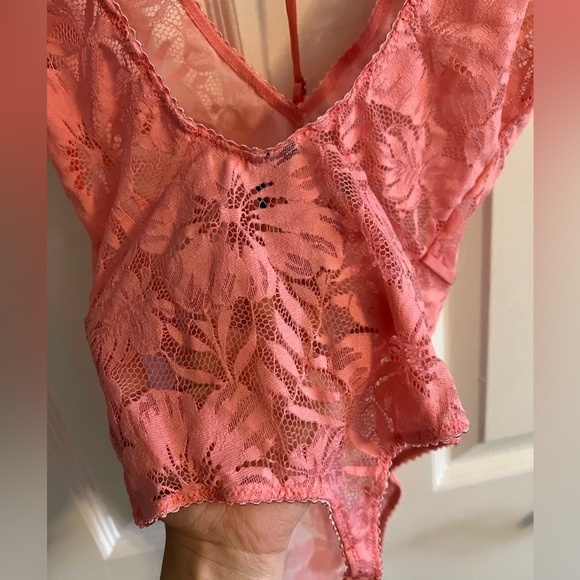 NWOT Victoria’s Secret Lace Bodysuit XS - Picture 3 of 5